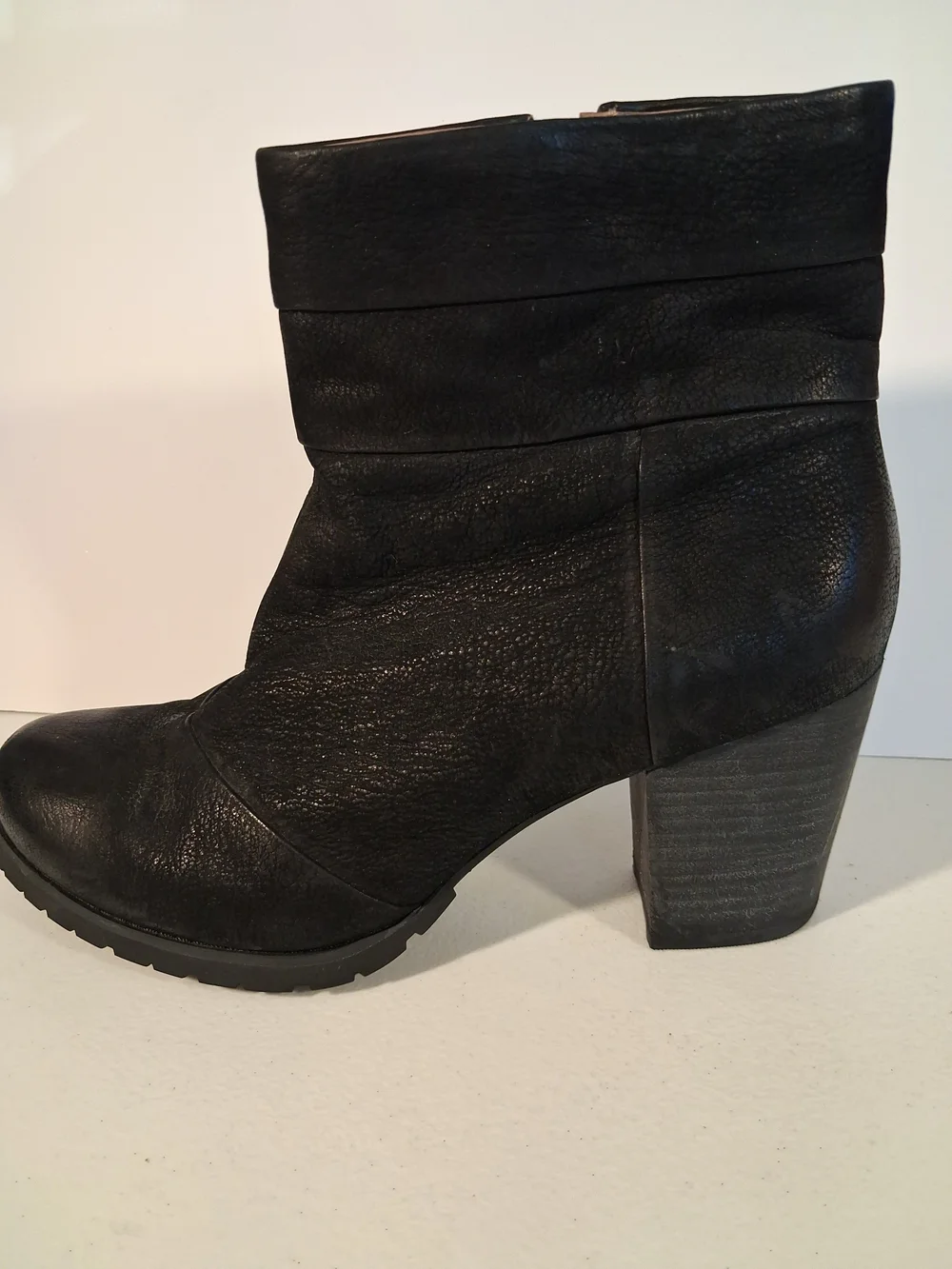 CLARKS Women's Shoes Black Suede Leather Block Heel Zip Ankle Boots Size 9.5